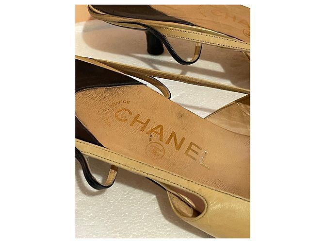Décolleté slingback bicolore Chanel in pelle Nero Beige - vista 5