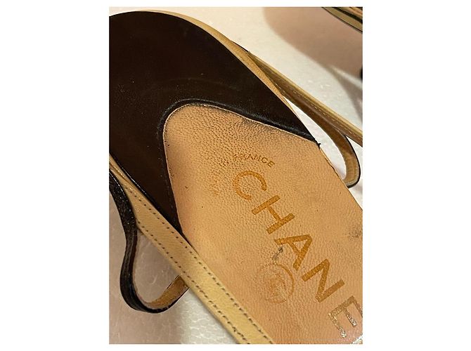 Décolleté slingback bicolore Chanel in pelle Nero Beige - vista 6