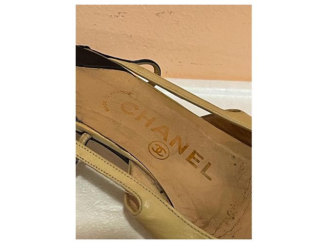 Décolleté slingback bicolore Chanel in pelle Nero Beige - vista 7