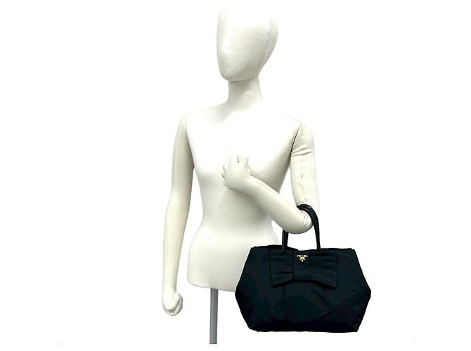 Prada Handtasche mit Logo-Hardware und Bandmotiv Schwarz - Ansicht 2