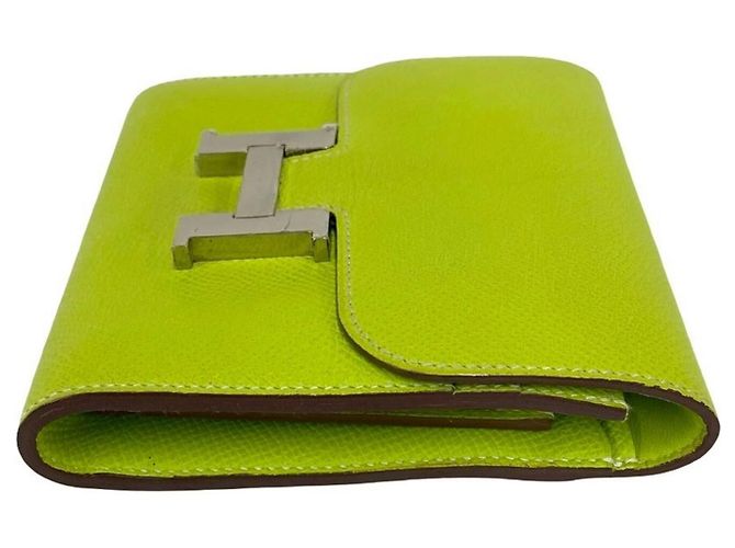 Hermès Cartera bi-fold Hermes Constance Compact en cuero Veau Epsom Verde - vista 5