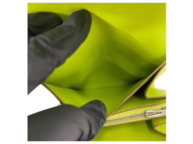 Hermès Cartera bi-fold Hermes Constance Compact en cuero Veau Epsom Verde - vista 9