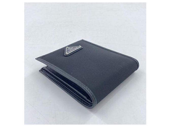 Prada Bi-fold Wallet in Black Saffiano Leather - vista 4