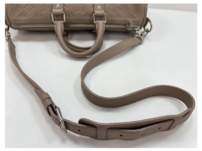Louis Vuitton Keepall Bandoulière 35 Boston Bag Beige - vista 10
