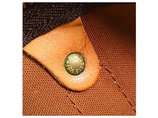 Louis Vuitton Marrone Monogram Keepall 55 - vista 11
