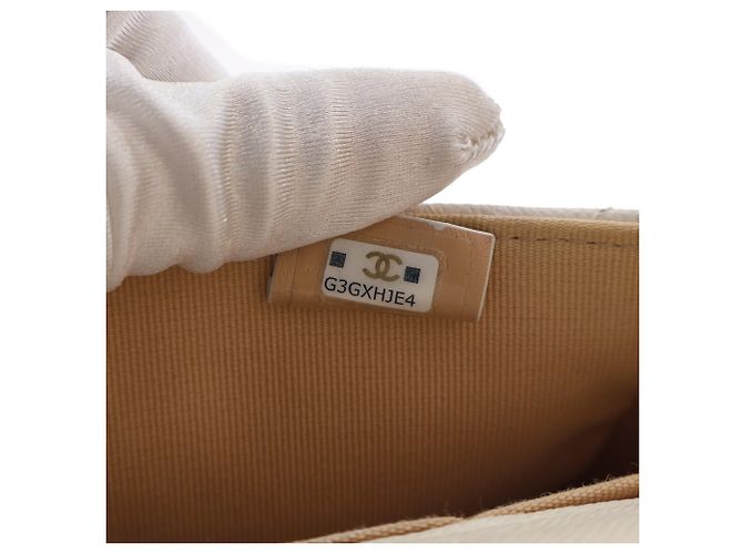Chanel White Small CC Quilted Caviar Twist Your Buttons Flap Bianco - vista 5