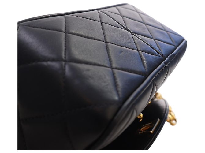 Borsa a tracolla Chanel Diana in agnello trapuntato nero Small con nappa - vista 11