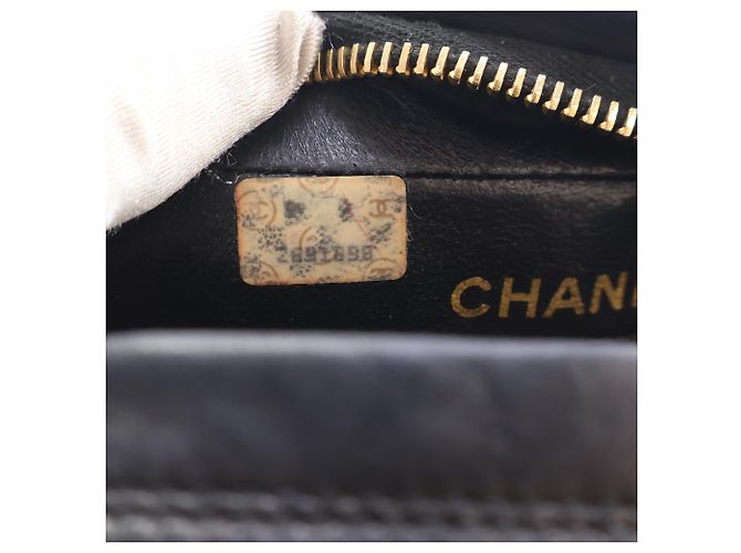 Borsa a tracolla Chanel Diana in agnello trapuntato nero Small con nappa - vista 6