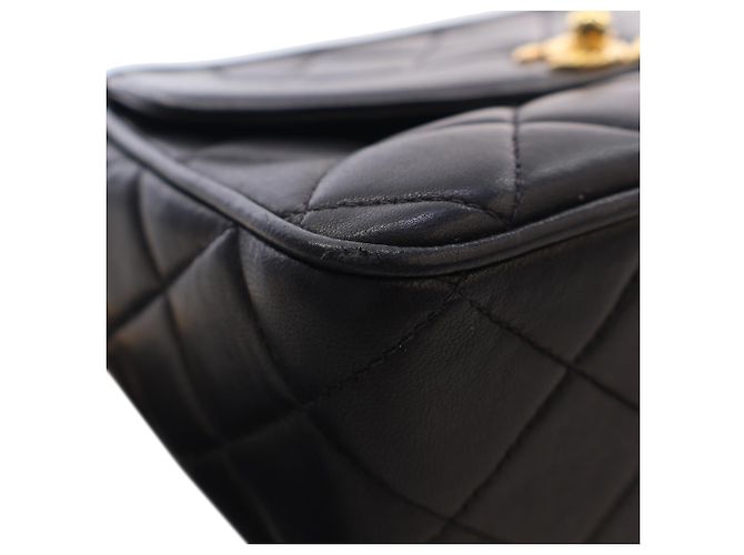 Borsa a tracolla Chanel Diana in agnello trapuntato nero Small con nappa - vista 9