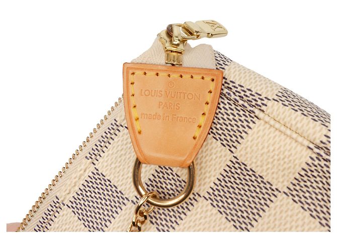 Louis Vuitton Mini Pochette Accessoires Damier Azur bianco - vista 5