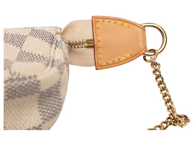 Louis Vuitton Mini Pochette Accessoires Damier Azur bianco - vista 6