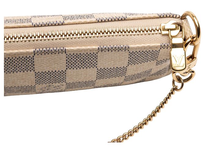 Louis Vuitton Mini Pochette Accessoires Damier Azur bianco - vista 7
