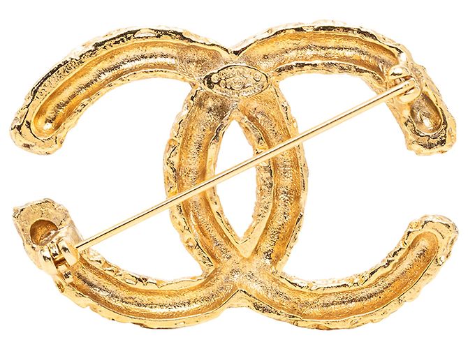 Spilla Chanel Gold CC placcata oro con rilievo barocco D'oro - vista 2