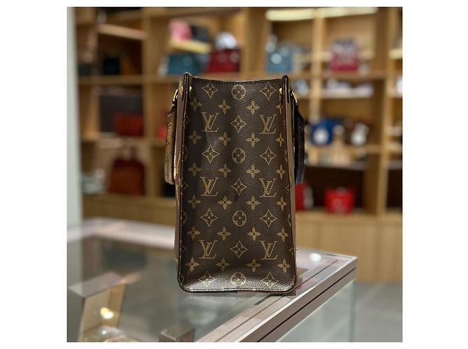 Borsa Louis Vuitton Onthego GM Monogram Giant Marrone Monogramma - vista 3