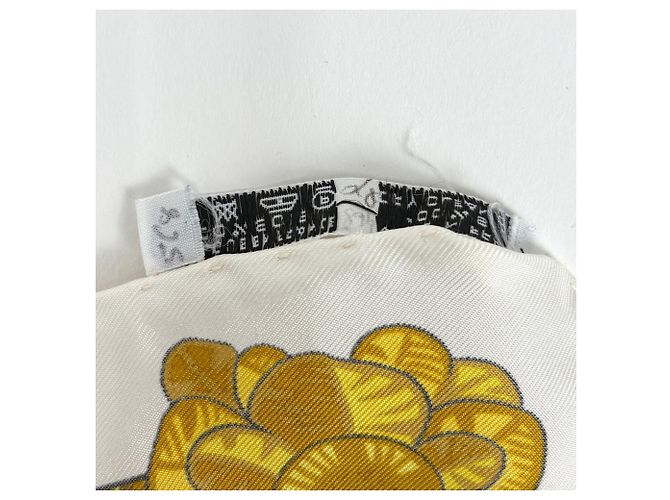 Silk In Hermès Sciarpa Hermes Carre 90 ARMETS en PANACHE Bianco Multicolore - vista 3