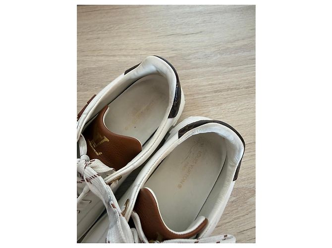 Sneakers in pelle bianca monogramma Louis Vuitton Marrone Bianco - vista 9
