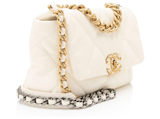 Gabrielle Borsa a tracolla Chanel Lambskin 19 Medium Flap Bianco - vista 2