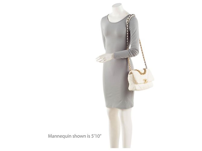 Gabrielle Borsa a tracolla Chanel Lambskin 19 Medium Flap Bianco - vista 5
