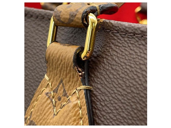 Borsa Tote Louis Vuitton Monogram Reverse Giant OnTheGo GM Rosso Monogramma - vista 12