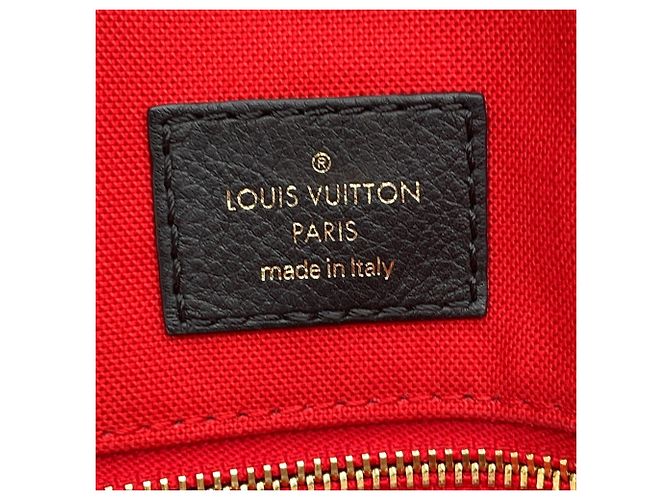 Borsa Tote Louis Vuitton Monogram Reverse Giant OnTheGo GM Rosso Monogramma - vista 17