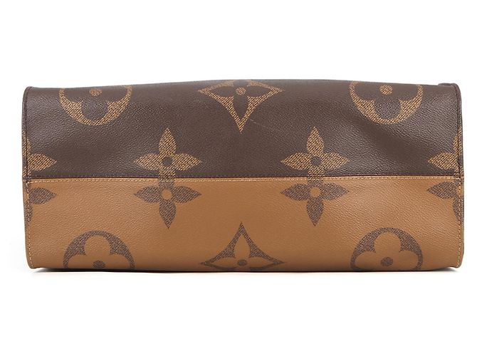 Borsa Tote Louis Vuitton Monogram Reverse Giant OnTheGo GM Rosso Monogramma - vista 3