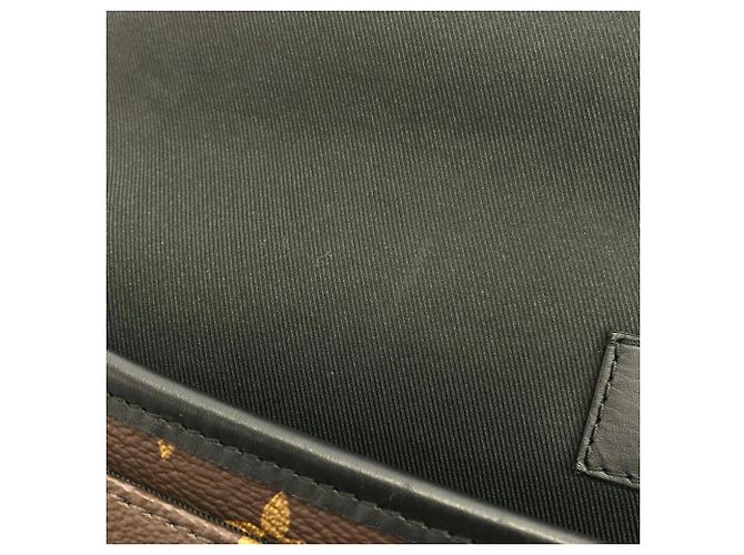 Borsa Messenger Magnetica Louis Vuitton Monogram Macassar Marrone - vista 9