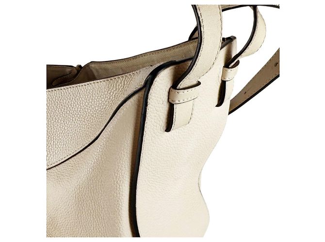 Borsa a tracolla in pelle Loewe Hammock Crudo - vista 6