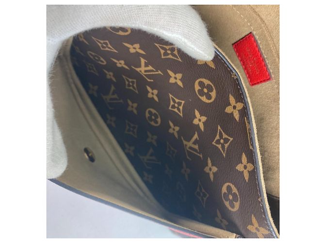 Borsa Louis Vuitton Monogram Marignan in rosso Coquelicot - vista 15