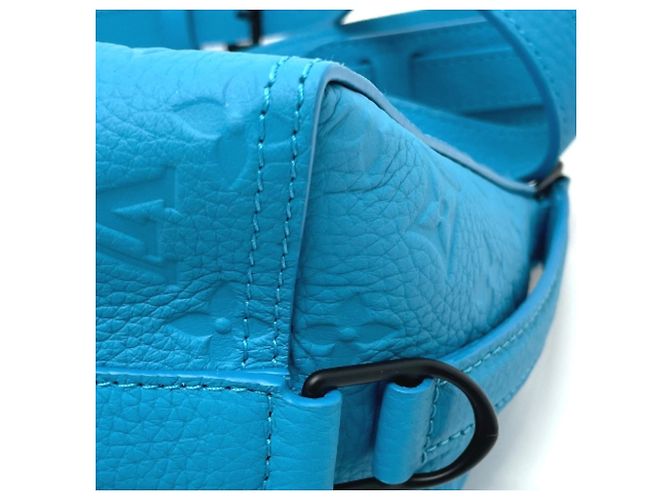 Borsa a tracolla Louis Vuitton Monogram Empreinte Triangle Blu - vista 3