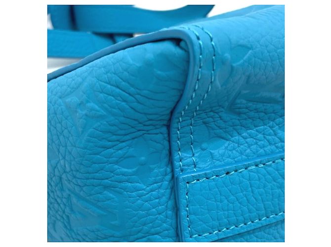 Borsa a tracolla Louis Vuitton Monogram Empreinte Triangle Blu - vista 4