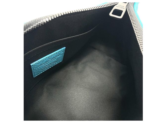 Borsa a tracolla Louis Vuitton Monogram Empreinte Triangle Blu - vista 6