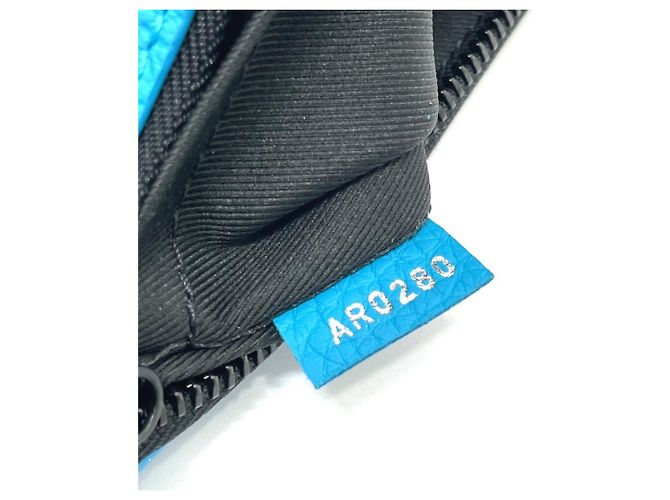 Borsa a tracolla Louis Vuitton Monogram Empreinte Triangle Blu - vista 7