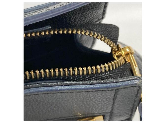 Borsa a Spalla Louis Vuitton Monogram Empreinte Three PM Blu navy - vista 11