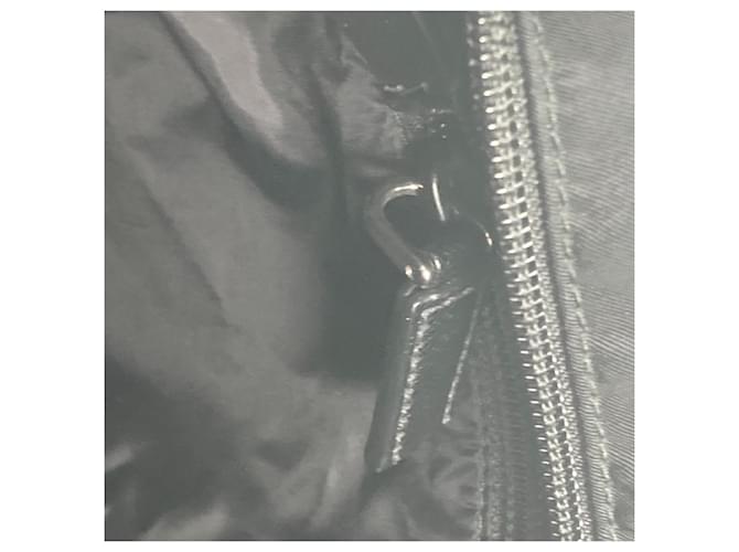 Prada 2VH055 Plate Triangle Shoulder Bag Nero - vista 12