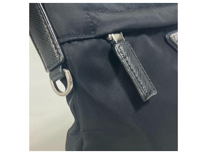 Prada 2VH055 Plate Triangle Shoulder Bag Nero - vista 6