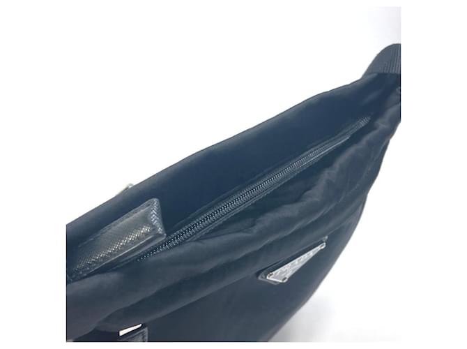 Prada 2VH055 Plate Triangle Shoulder Bag Nero - vista 7