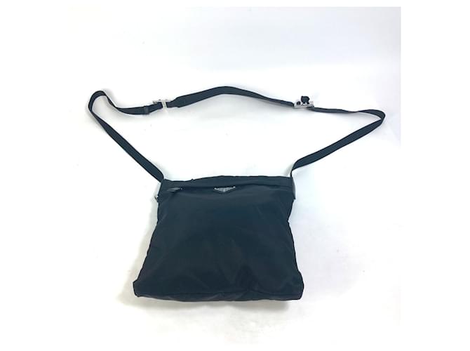 Prada 2VH055 Plate Triangle Shoulder Bag Nero - vista 8