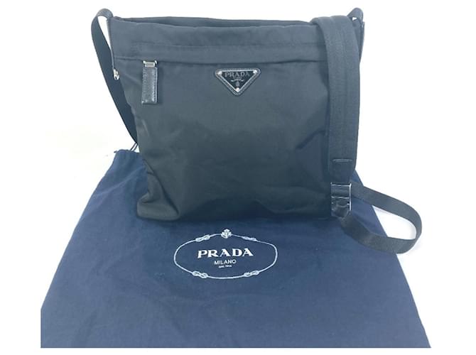 Prada 2VH055 Plate Triangle Shoulder Bag Nero - vista 9