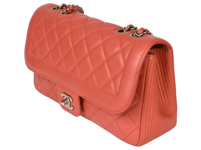 Borsa a tracolla Chanel Matelasse W Chain in rosa - vista 2
