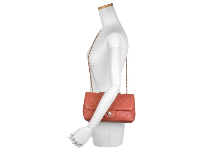 Borsa a tracolla Chanel Matelasse W Chain in rosa - vista 7