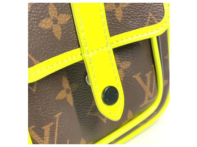 Louis Vuitton Monogram Macassar Christopher Pochette Portafoglio da Polso Marrone Giallo - vista 7