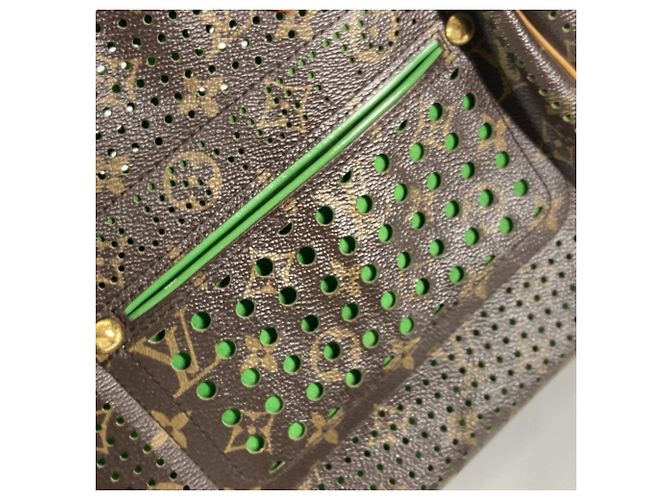 Bolso Boston Louis Vuitton Monogram Perforated Speedy 30 Castaño Verde - vista 10