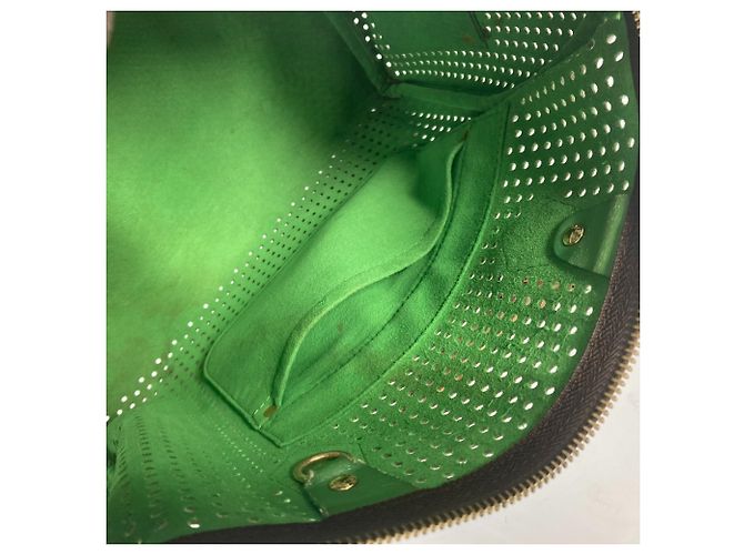 Bolso Boston Louis Vuitton Monogram Perforated Speedy 30 Castaño Verde - vista 12