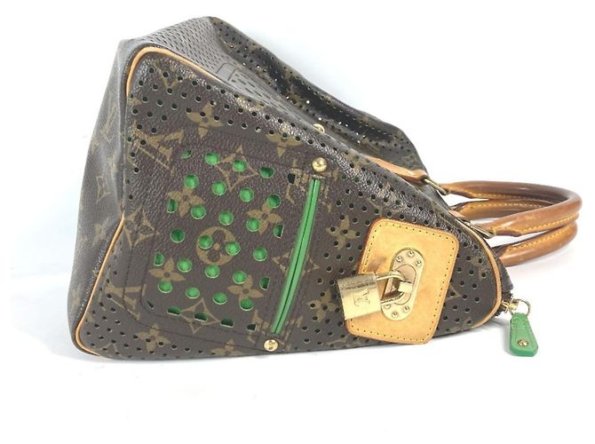 Bolso Boston Louis Vuitton Monogram Perforated Speedy 30 Castaño Verde - vista 4