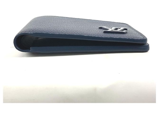 Louis Vuitton Navy Leather Bi-fold Wallet Navy blue - view 2