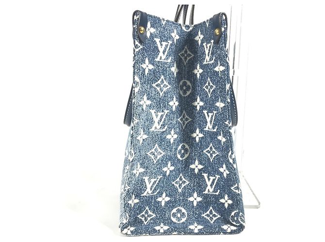 Bolsa Louis Vuitton Monogram Denim Jacquard On the Go MM Branco Azul - vista 3