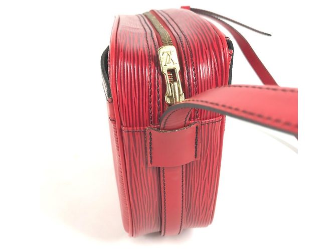 Borsa a tracolla Louis Vuitton Epi Jone Fille Rosso - vista 2