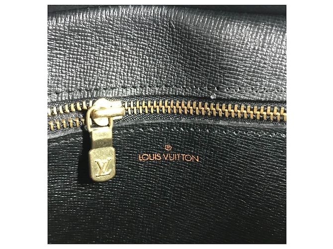 Borsa a tracolla Louis Vuitton Epi Jone Fille Rosso - vista 9