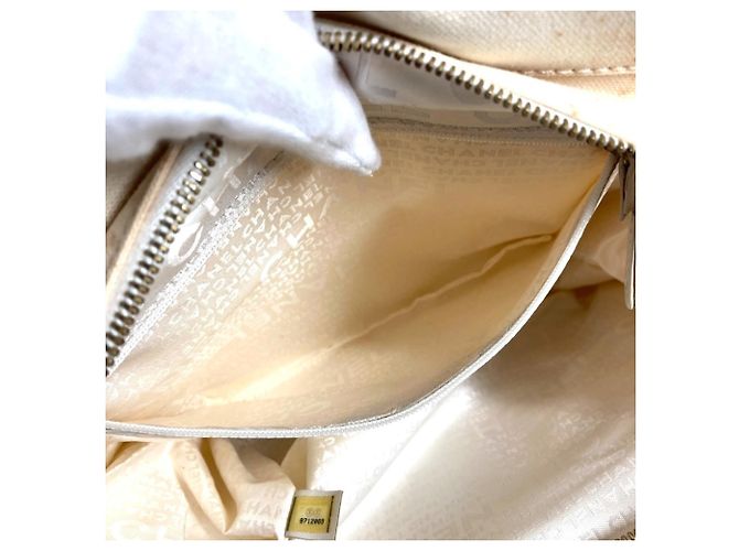 Borsa Tote CHANEL CC Coco Mark Logo Marshmallow Nero Bianco - vista 18