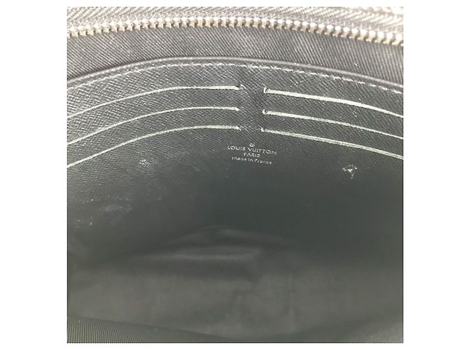 Louis Vuitton Taiga Pochette Voyage Second Bag Schwarz Grau - Ansicht 15